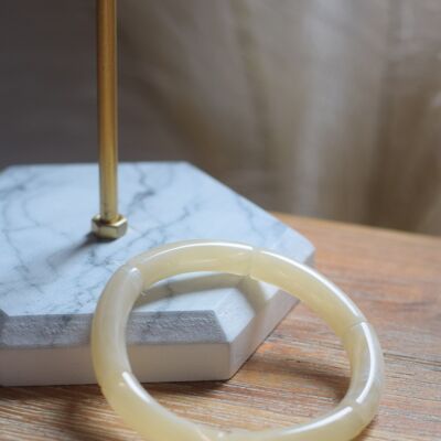 Bracelet en perles tubes acryliques fin beige