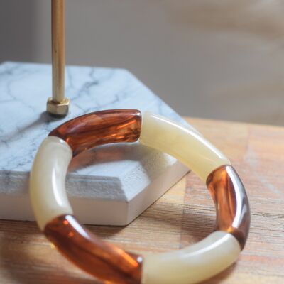 Bracelet en perles tubes acrylique bicolore marron marbré et beige marbré