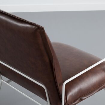 Chaise de salle à manger SIMPLY SENIOR en cuir marron avec corps en acier blanc par Thinia Home 6