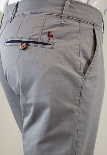 Pantalon chino gris 3