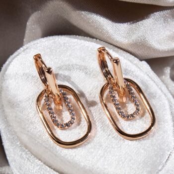 Boucles d'oreilles avec des cercles de cristal 3