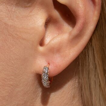 Boucles d'oreilles créoles torsadées en cristal 2