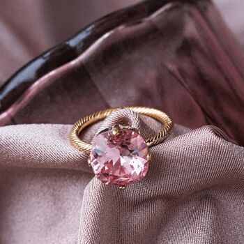Un anneau en cristal, carré de 10 mm - or - blush Rose 3