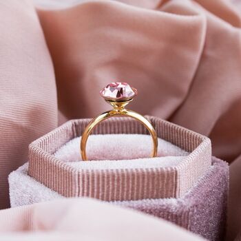 Un anneau en argent cristal, rond 8mm - argent - Patine rose 3