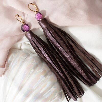 Leather earrings with fringes, 10mm round crystal - gold - amethystyst