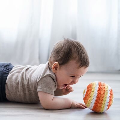 Pelota sonajero de crochet: NARANJA