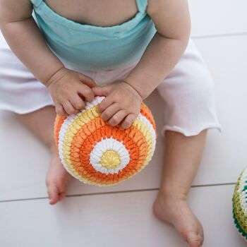 Boule hochet au crochet : ORANGE 3