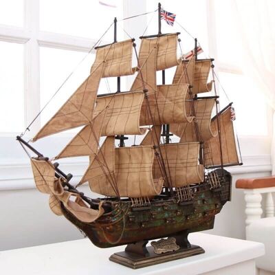 Modello di nave a vela HMS Victory in legno con finitura arrugginita