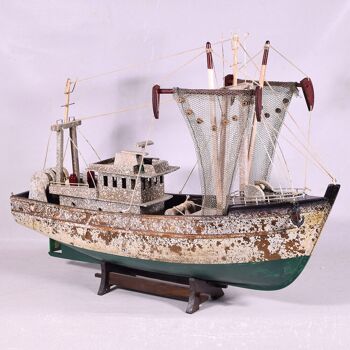 Modèle de bateau de pêche en bois rustique finition antique