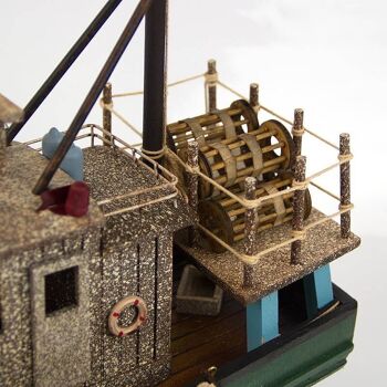 Modèle de bateau de pêche en bois rustique finition antique 2