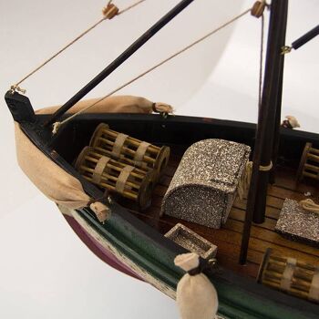 Modèle de bateau de pêche en bois rustique finition antique 3