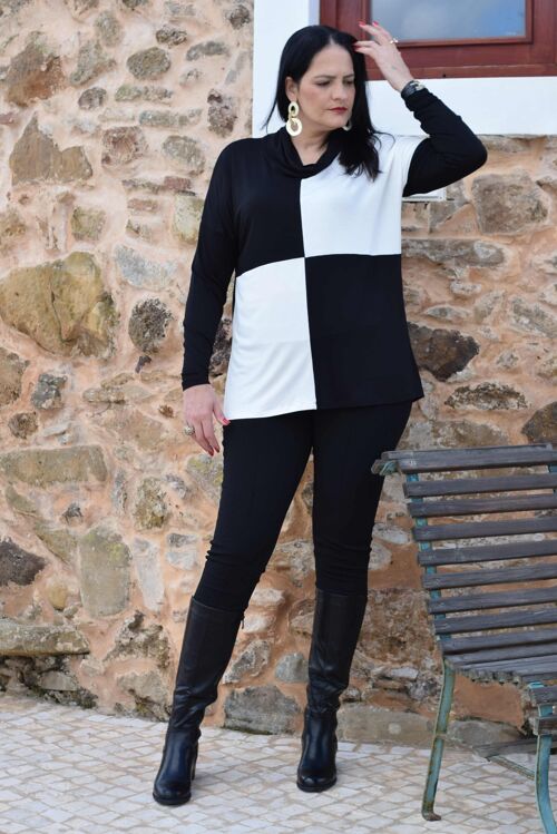 Plus Size Jumper/Sweater Laura - L to 6XL (Black with Sqauares in Camel)