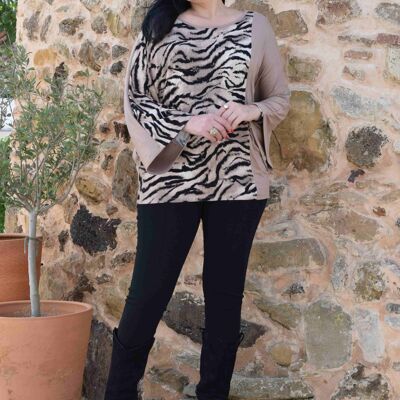 Plus Size Jumper/Sweater Manuela - L to 6XL (Camel and Animal Print)