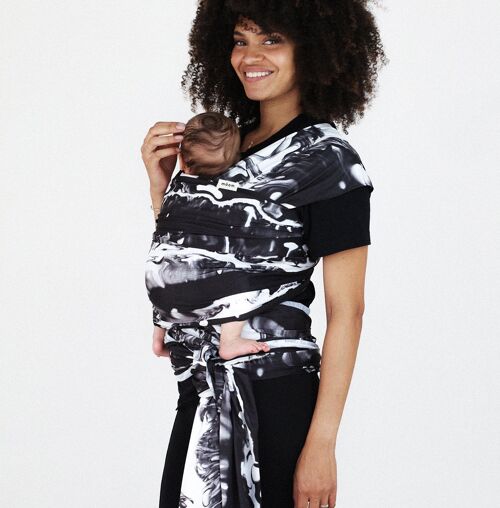 WrapExplorer™ Écharpe porte-bébé - Black & Milk