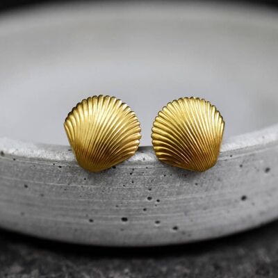 Shell Mini Ear Studs - Brass Gold Plated Summery Jewelry - VINOHR-41