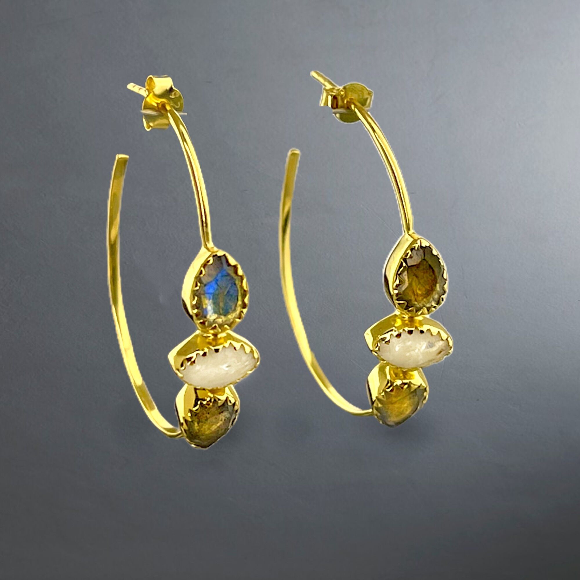 Orecchini a cerchio con pietra di luna arcobaleno e labradorite - Orecchini pendenti in argento sterling 925 placcati in oro - PR088