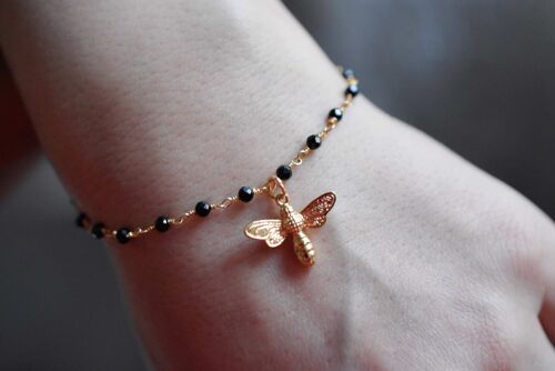 Gold Hummel Armband mit Onyx - Edelsteinarmband mit zierlichem Bienen Anhänger  - Retarm-46