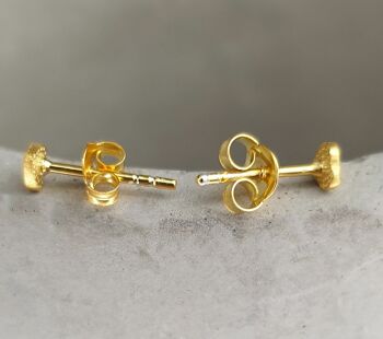 Mini Boucles d'Oreilles Coeur - 925 Sterling Gold Matte Gold Plated Small Heart Studs - OHR925-134 4