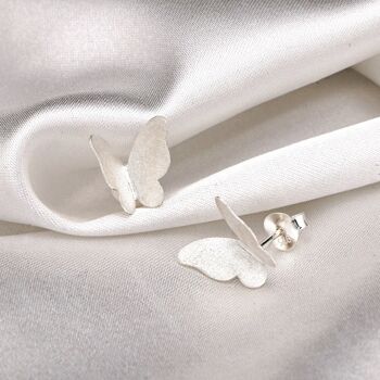 Boucles d'oreilles mini papillons - Boucles d'oreilles minimalistes en argent sterling 925 - OHR925-73 1