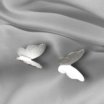 Boucles d'oreilles mini papillons - Boucles d'oreilles minimalistes en argent sterling 925 - OHR925-73 4