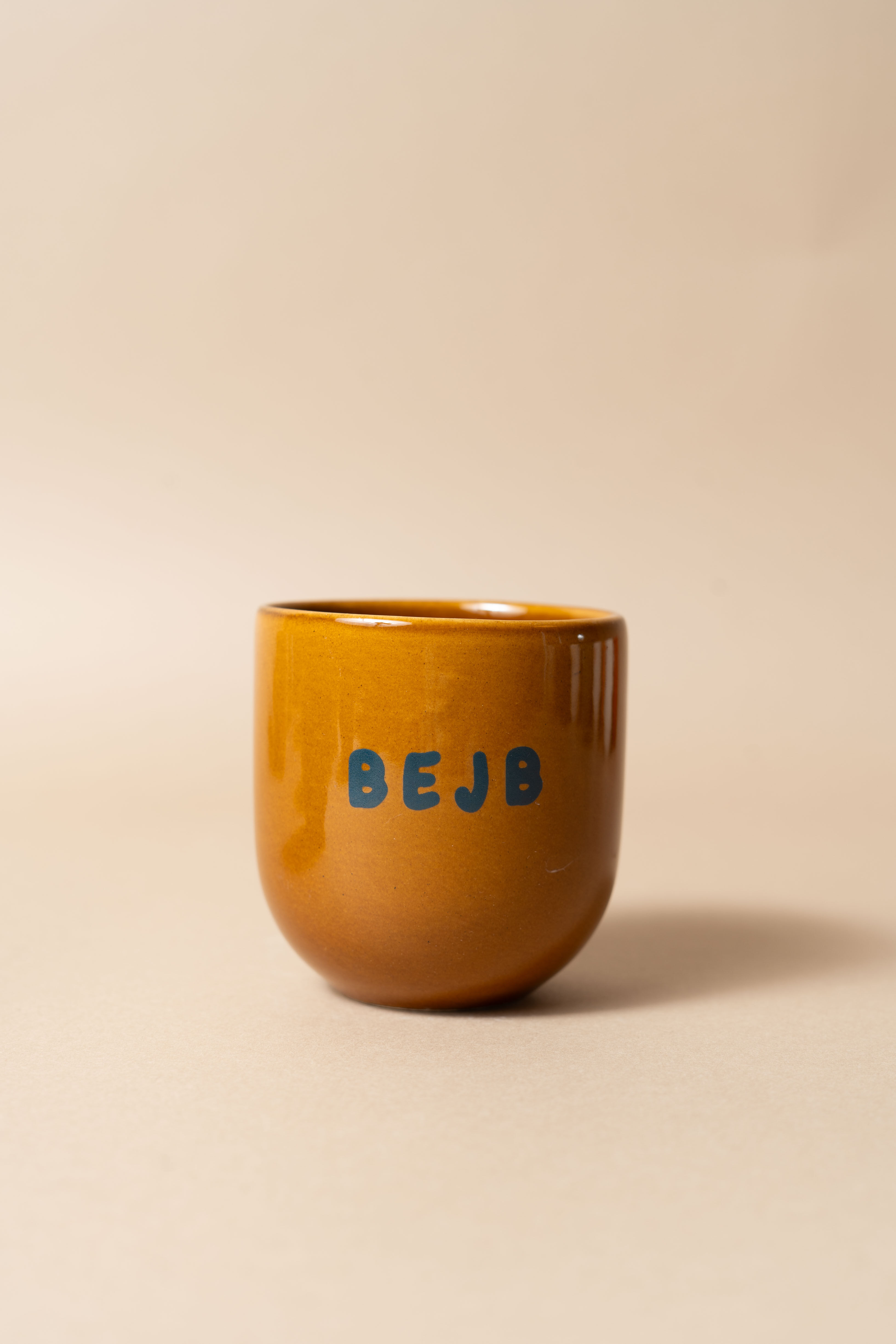 Sisi mug, BEJB