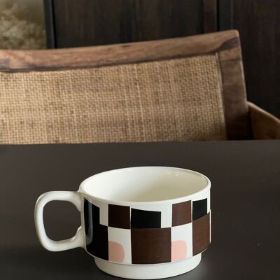 Sisi mug, Graphic brown