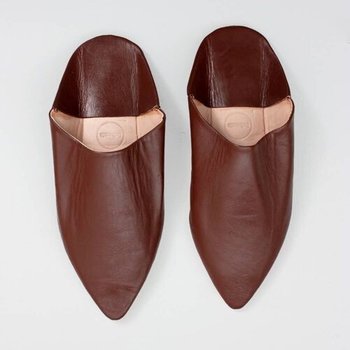 Moroccan Men's Pointed Babouche Slippers, Chocolate