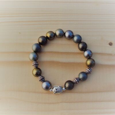 Gemstone bracelet made of shell pearls
