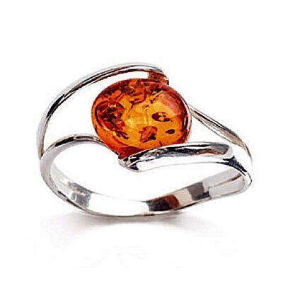 Belle bague ovale en ambre