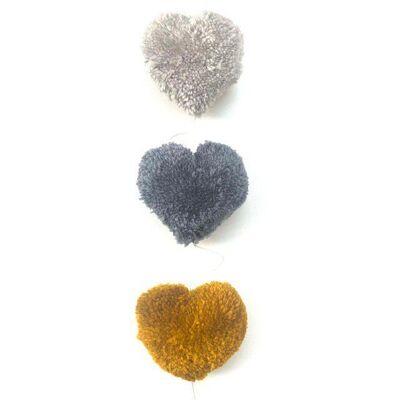 guirnalda de corazón sostenible, vertical - gris y ocre - 100% lana suave - hecha a mano en Nepal - guirnalda de corazón