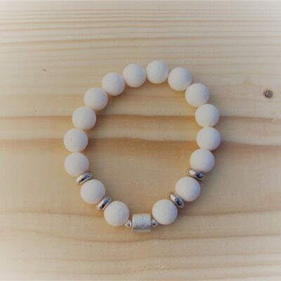 Gemstone bracelet made of white hard coral