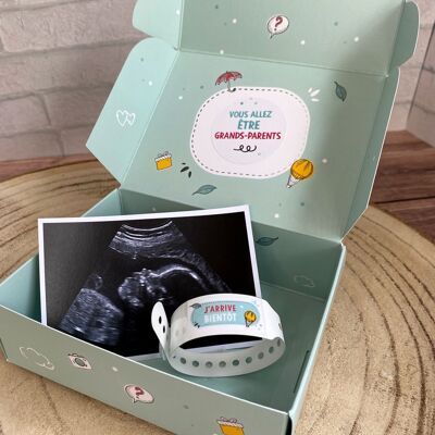 Grandparent pregnancy announcement box