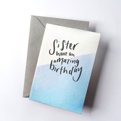La sorella ha un fantastico biglietto tipografico di compleanno con tintura a immersione