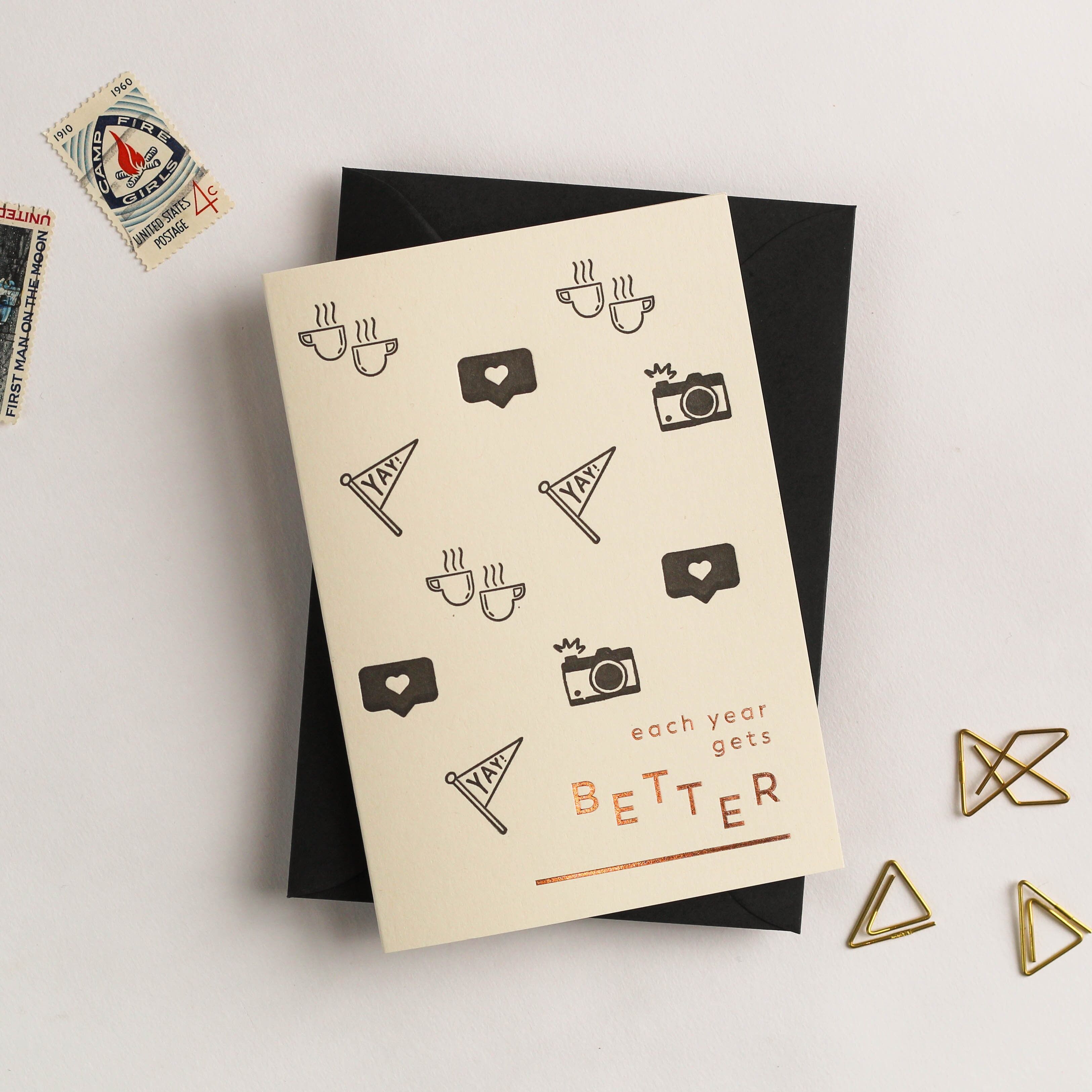 Ogni anno migliora la carta della tazza di caffè riciclata