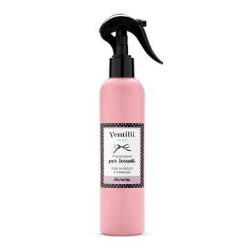 Spray Parfumant pour Tissus 250ml - Fleur de Pêcher et Vanille - AURORA 1
