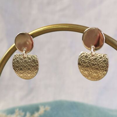 Emma earrings on rod, with old lace imprint, gilded with fine champagne gold