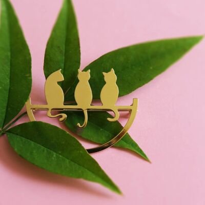 Jewelery Golden or silver brooch three perched cats