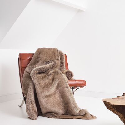Townsville faux fur throw with wool-cashmere lining White