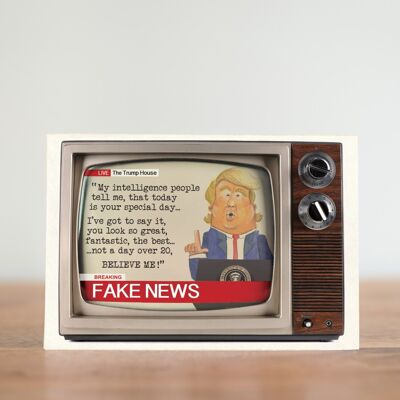 Noticias falsas: tarjeta de Donald Trump