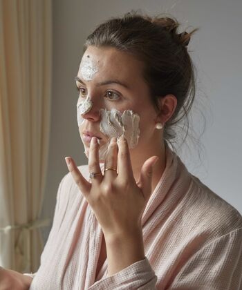 Masque facial naturel, végétalien et écologique à l'argile kaolin pour éliminer les taches - Recharge en vrac de 1 L 5