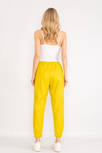 Pantalon jaune effet cuir avec cordon de serrage à la taille 3