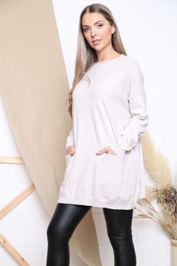Pull beige coupe confortable avec poches 2