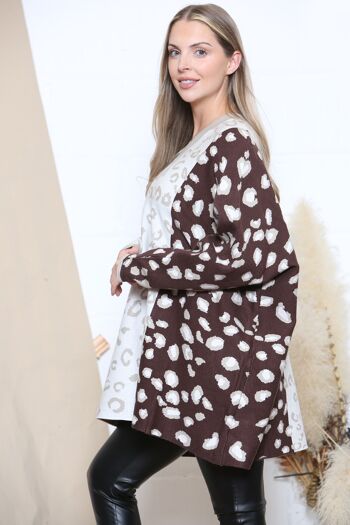 Pull col V beige à motif animalier 2