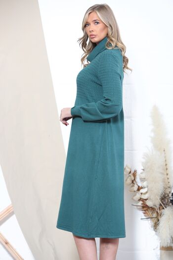 Robe torsadée vert manches évêque midi 2