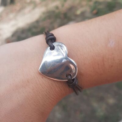 Fine leather bracelet with heart