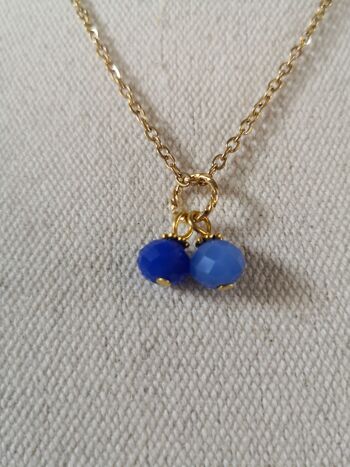 Collier  FINE,  court, doré avec perles de couleurs, tendance, collection hiver. Bleu 1