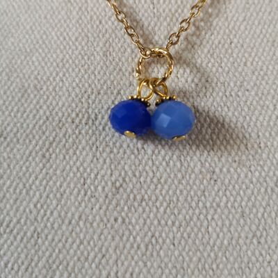 Collana FINE, corta, dorata con perle colorate, trendy, collezione invernale. Blu