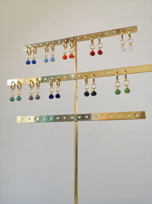 Collection de set de 10 boucles d'oreilles mini créoles dorées et perles de couleurs. collection hiver.