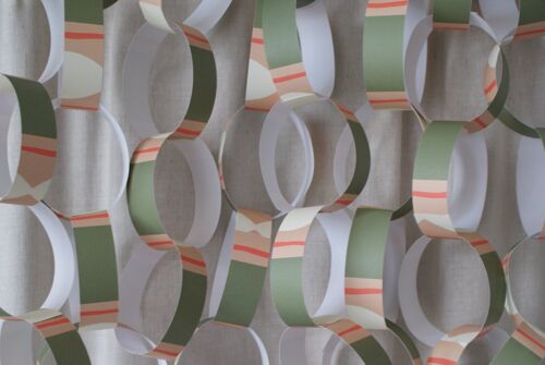 Torn pattern Christmas paper chain