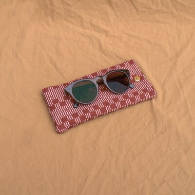 Glasses/Sunglasses case in Burgundy Quenington print